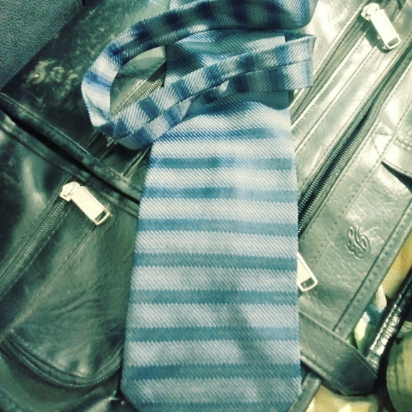Manzoni Silk Tie From ITALY. - Picture 3 of 3